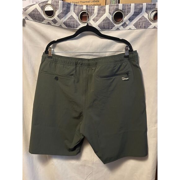 NWT Oakley Mens Transport Hybrid Packable 19" Shorts Dark Green Size XL Regular - Picture 4 of 6
